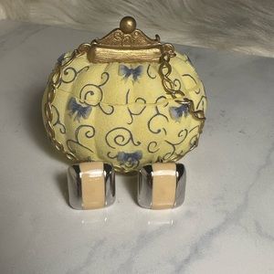 Vintage Avon City Sleek Square Enamel Stripe Clip On Earrings Cream Silver